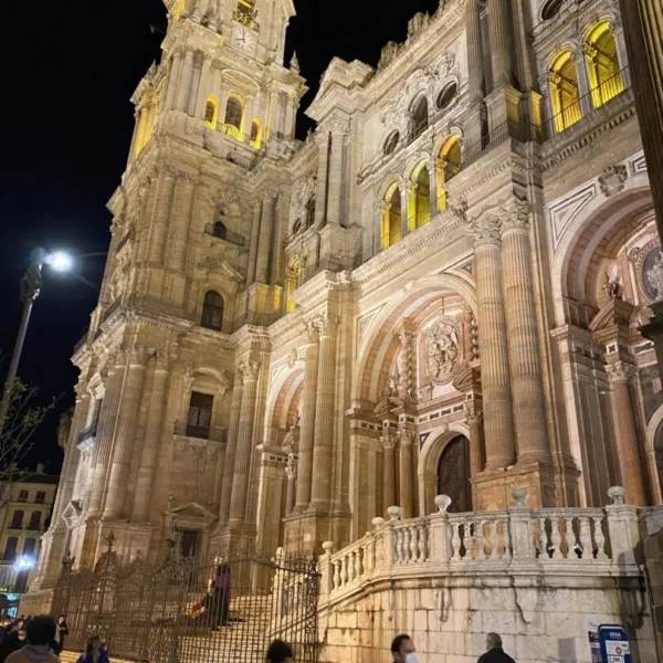 2 cathedrale malaga 810x1080
