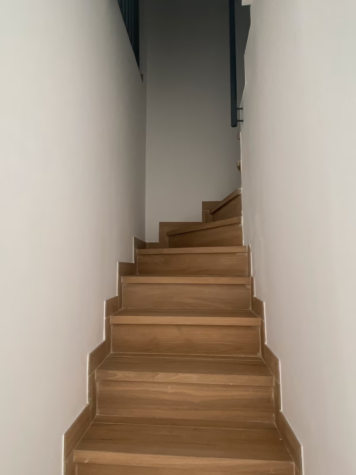608068842