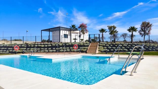 Maison neuve construite piscine